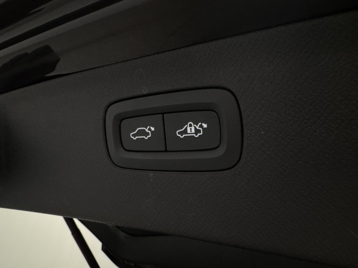 Volvo XC90 B5 AWD PLUS DARK CZ 1.maj