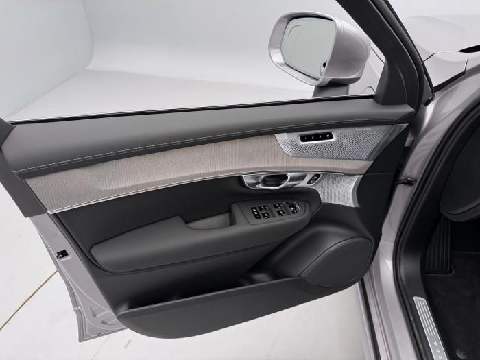 Volvo XC90 T8 AWD RECHARGE BRIGHT ULTRA 7