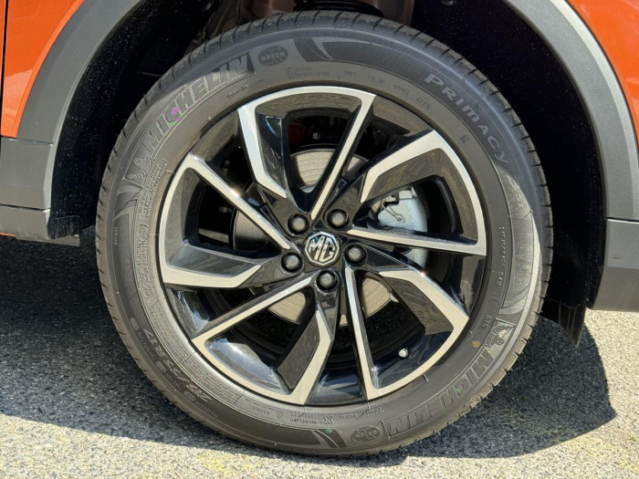 MG ZS EXCLUSIVE AUT. SKLADEM 1.0 Exclusive