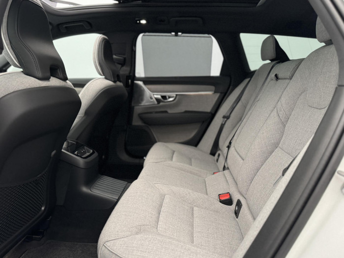 Volvo V90 T8 AWD RECHARGE ULTIMATE 1.maj