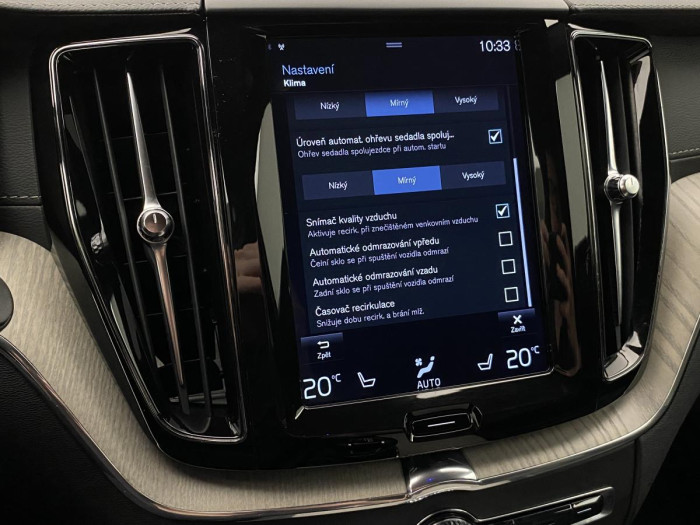 Volvo XC60 T5 AWD INSCRIPTION REZERVACE