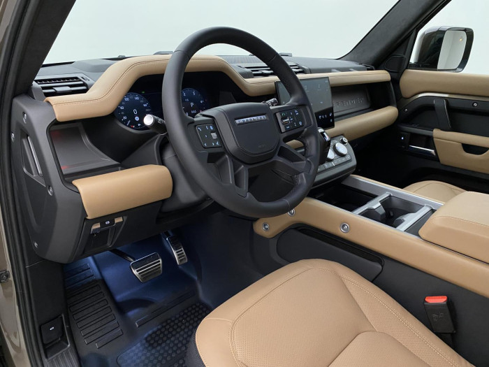 Land Rover Defender 110 D300 X AWD REZERVACE 3.0 d