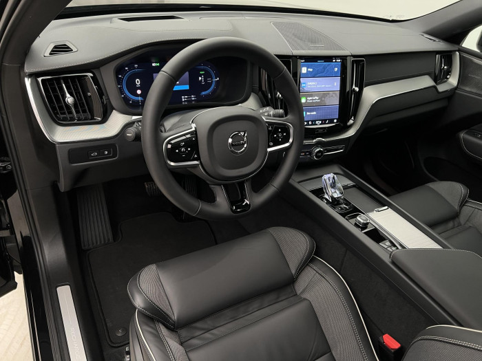 Volvo XC60 T6 AWD RECHARGE BLACK EDITION 2.0 Edition