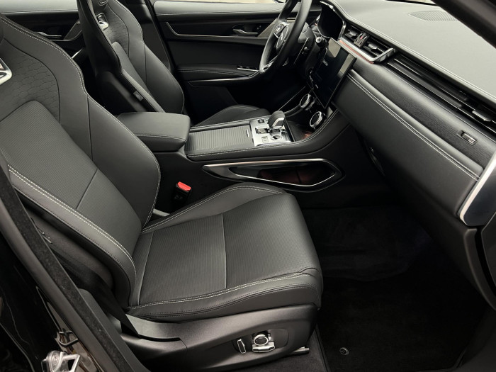 Jaguar F-Pace 250 AWD HSE AUT 1.maj.