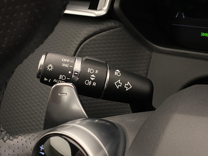 Land Rover Range Rover Velar D300 AWD S R-DYNAMIC REZERVACE 3.0 d Dynamic