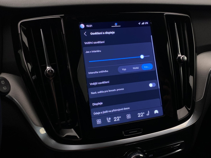 Volvo V60 T6 AWD PLUG-IN DARK PLUS CZ