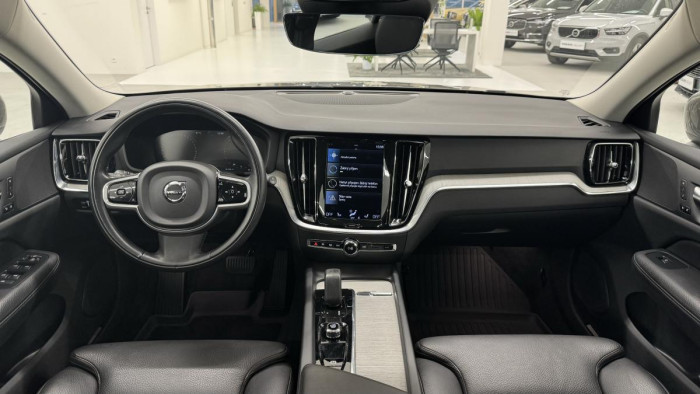 Volvo V60 CROSS COUNTRY B4 REZERVACE