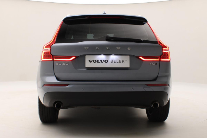 Volvo XC60 B4 AWD MOMENTUM REZERVACE 2.0 Momentum