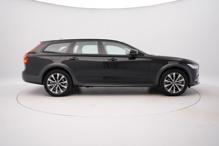 Volvo V90 CC B4 AWD PLUS AUT CZ 1.maj.