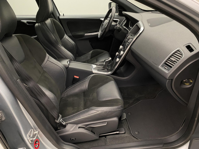 Volvo XC60 D5 AWD R-DESIGN AUT PANORAMA 2.4 d Panorama