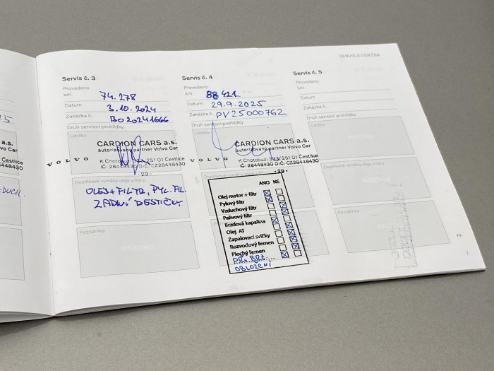 Volvo XC90 B5 AWD INSCRIPTION AUT CZ 7m