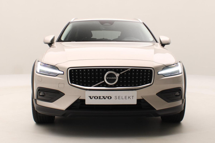 Volvo V60 CC B4 AWD PLUS AUT CZ 1.maj