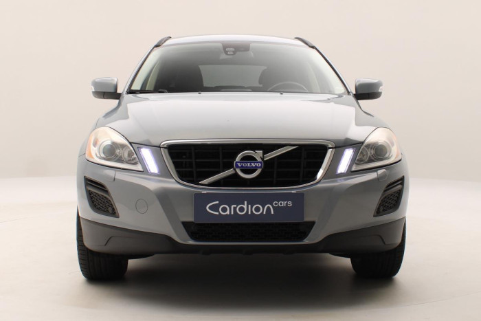 Volvo XC60 D5 AWD MOMENTUM REZERVACE 2.4 d Momentum