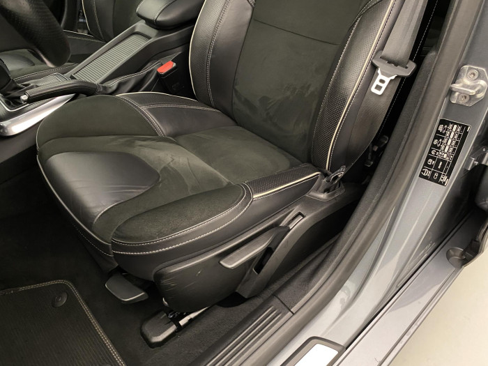 Volvo V40 T3 R-DESIGN AUT