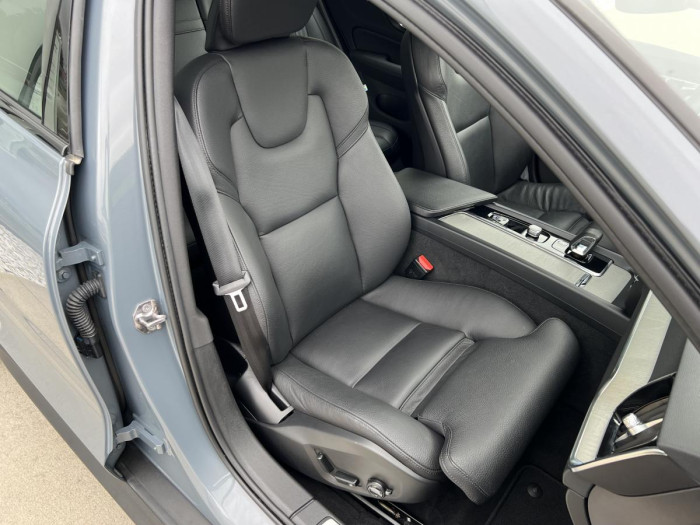 Volvo V60 CROSS COUNTRY B4 AWD Aut 1.maj