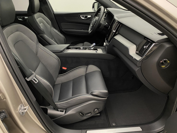 Volvo XC60 T6 AWD PLUS RECHARGE AUT 1.maj