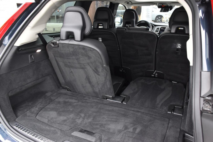 Volvo XC90 B5 AWD INSCRIPTION REZERVACE
