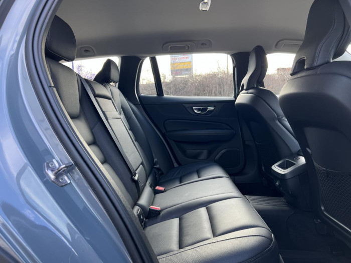 Volvo V60 CROSS COUNTRY B4 AWD Aut 1.maj