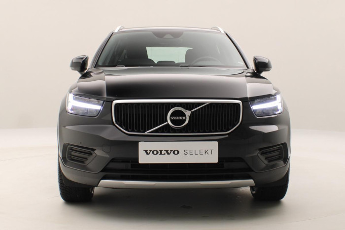 Volvo XC40 B4 AWD MOMENTUM REZERVACE 2.0 Momentum