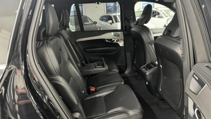 Volvo XC90 D5 AWD R-DESIGN REZERVACE 2.0 d