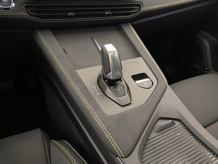 Lynk & Co 01 01 MORE PHEV