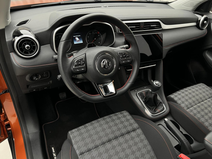 MG ZS 1.5 ESSENTIAL PLUS CZ 1.maj.