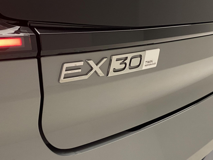 Volvo EX30 CROSS COUNTRY TWIN ULTRA