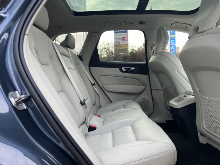 Volvo XC60 B4 MOMENTUM Aut 1.maj. 2.0 Momentum