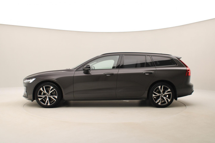 Volvo V60 B4 DARK PLUS AUT 1.maj