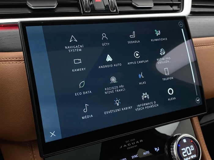 Jaguar F-Pace D200 AWD R-DYNAMIC REZERVACE 2.0 d Dynamic