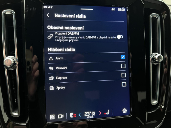 Volvo XC40 B3 PLUS DARK AUT CZ