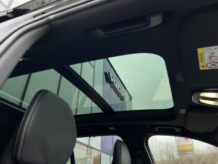 Volvo XC90 B5 AWD ULT. DARK 7MÍSTNÁ Aut