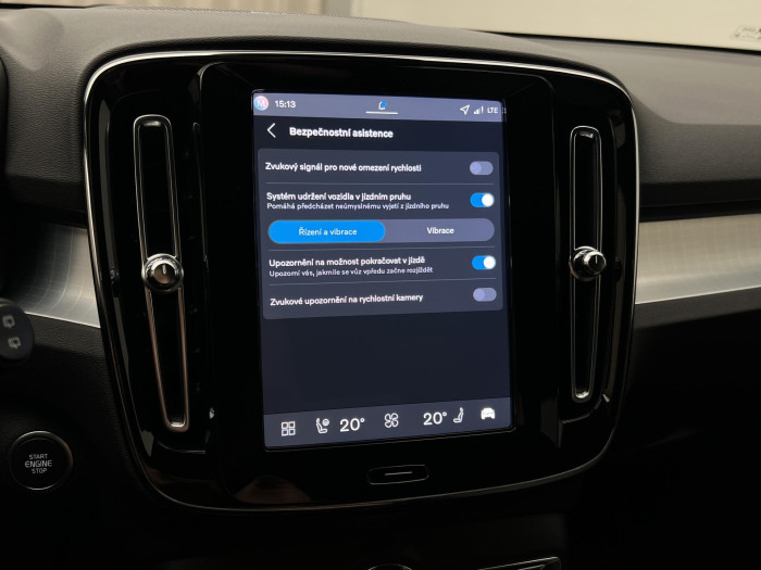 Volvo XC40 B3 DARK PLUS AUT