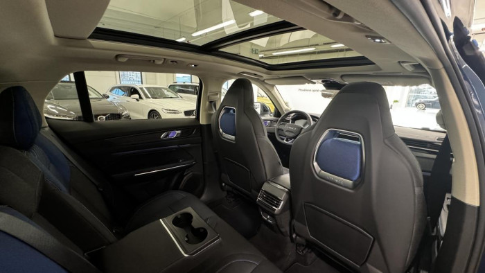 Lynk & Co 01 PHEV DCT AUT