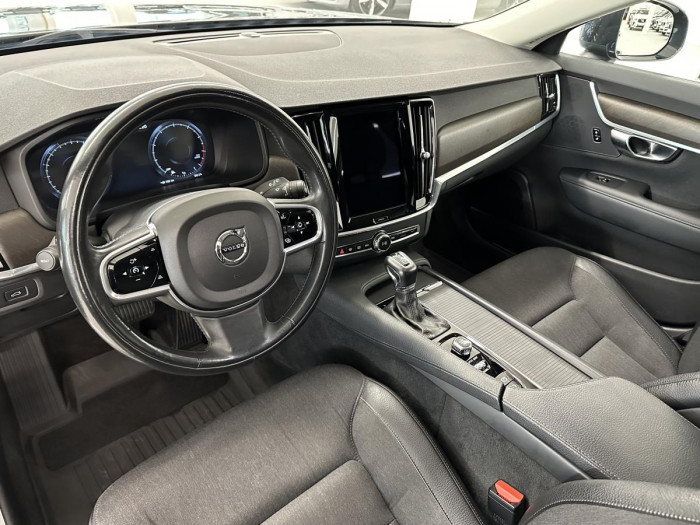 Volvo V90 CROSS COUNTRY T5 REZERVACE