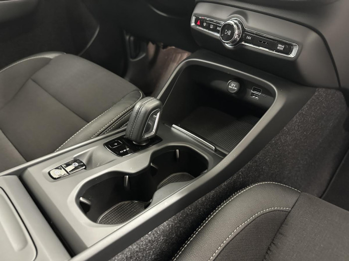 Volvo XC40 T3 MOMENTUM AUT REZERVACE 1.5 Momentum