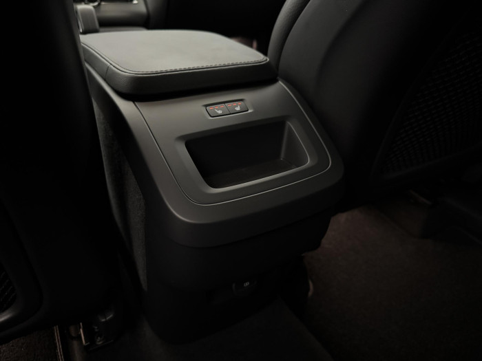 Volvo XC90 B5 AWD PLUS BRIGHT REZERVACE