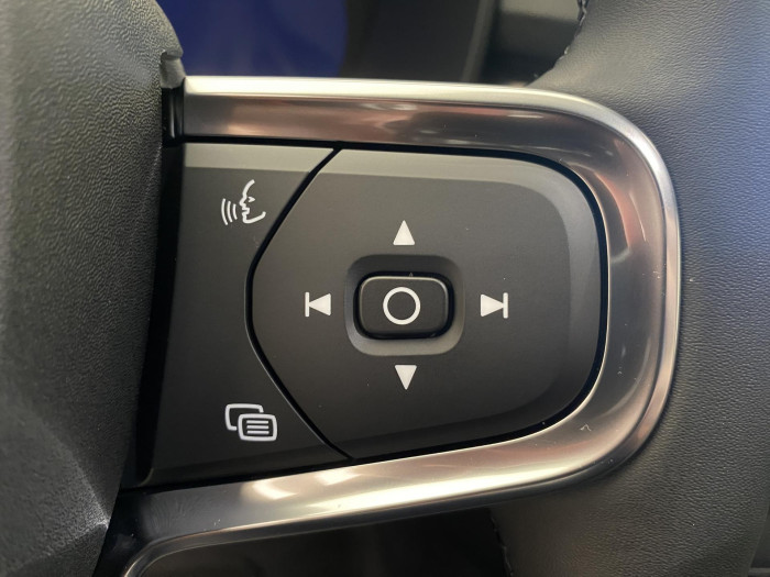 Volvo XC40 B3 AUT DARK PLUS