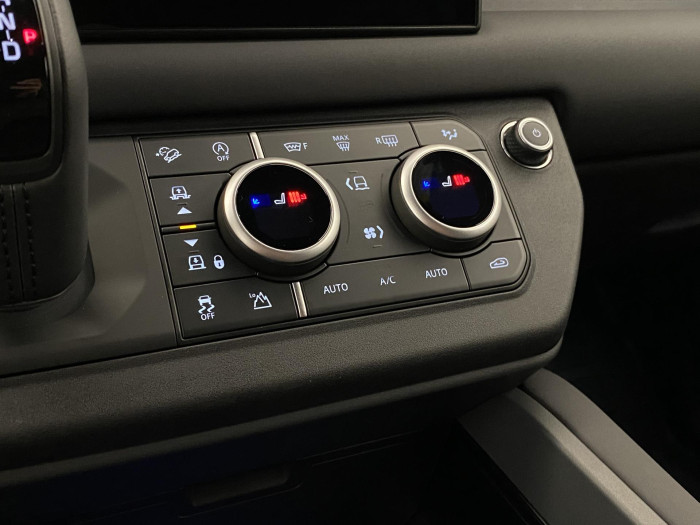 Land Rover Defender 110 D250 X-DYNAMIC SE AWD AUT 3.0 d Dynamic SE