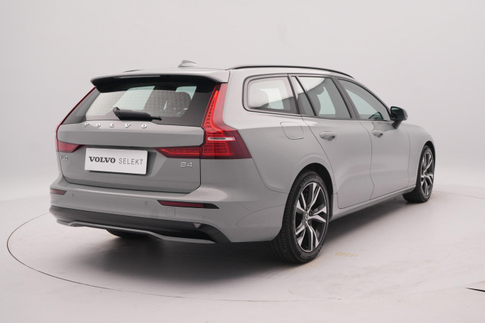 Volvo V60 B4 PLUS DARK CZ 1.maj