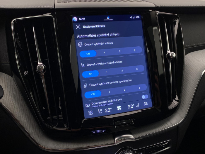 Volvo XC60 T8 AWD PLUG-IN DARK ULTRA CZ