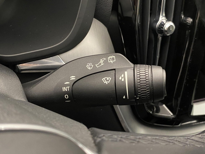 Volvo XC60 B5 AWD MOMENTUM AUT 2.0 Momentum