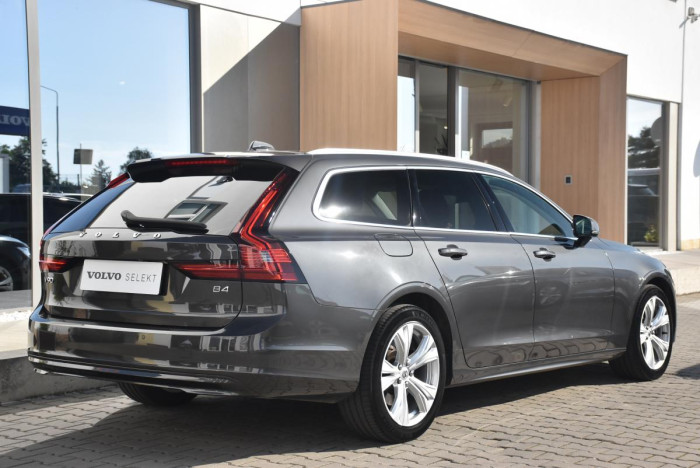 Volvo V90 B4 MOMENTUM PRO REZERVACE 2.0 Momentum