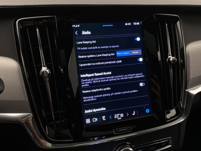 Volvo V90 T8 AWD RECHARGE REZERVACE