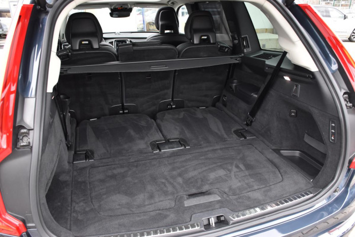 Volvo XC90 B5 AWD INSCRIPTION REZERVACE