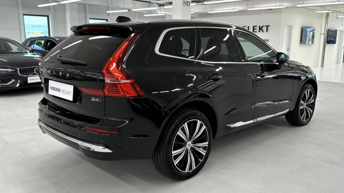 Volvo XC60 B4 AWD PLUS BRIGHT REZERVACE 2.0 Plus