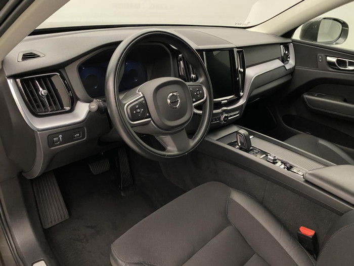 Volvo XC60 B4 AWD MOMENTUM REZERVACE 2.0 Momentum