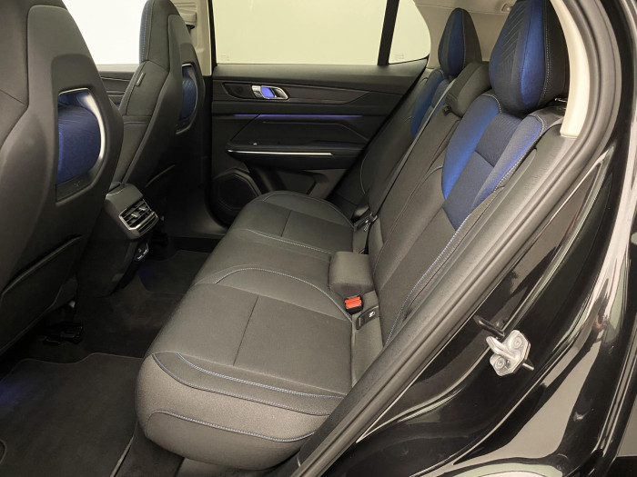 Lynk & Co 01 PHEV DCT AUT 1.maj