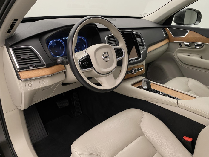 Volvo XC90 B5 AWD MOMENTUM REZERVACE 2.0 Momentum