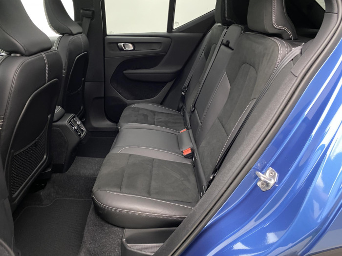 Volvo XC40 B4 AWD R-DESIGN AUT 1.maj